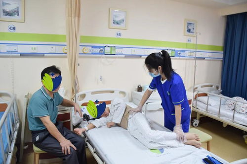 暨南大學崇愛醫院舉辦“認識物理治療，專注精準康復”慶?；顒郁呦冗M康復設備展示